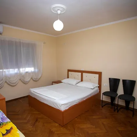 Olso Apartment Lushnjë Exterior foto